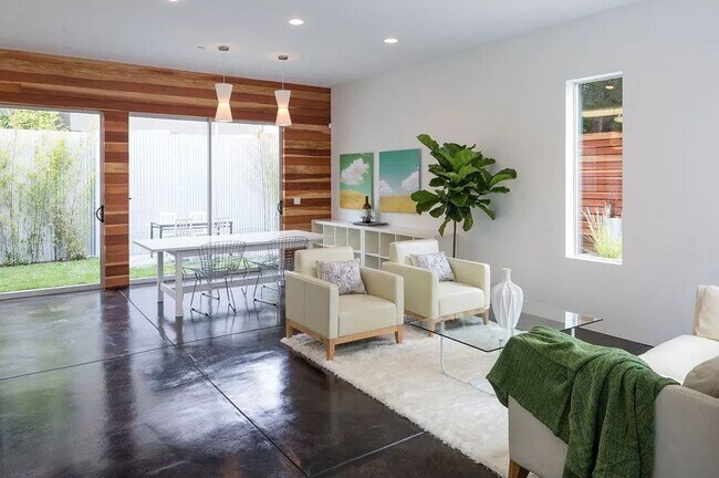 Photo - Beautiful Modern 3BR/3BA with In Unit Laun...