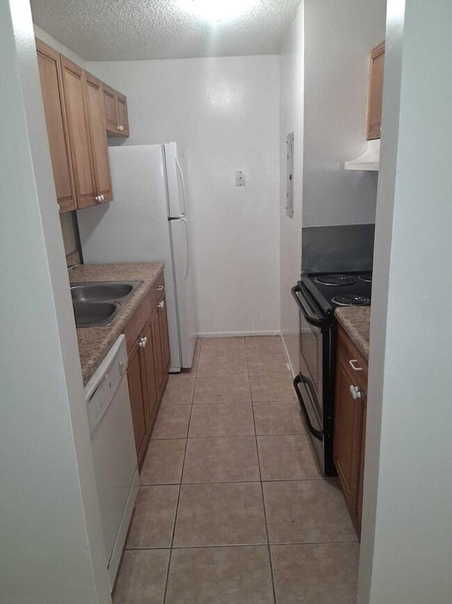 Photo - 2 bedroom, 1 bath condo GREAT DEAL