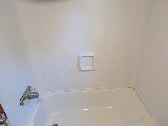 Photo - 2400 Oaklawn Blvd