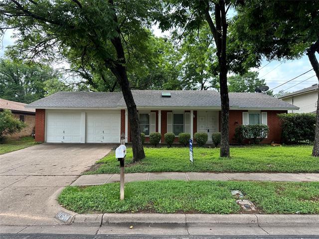 Building Photo - 3020 Norwood Ln
