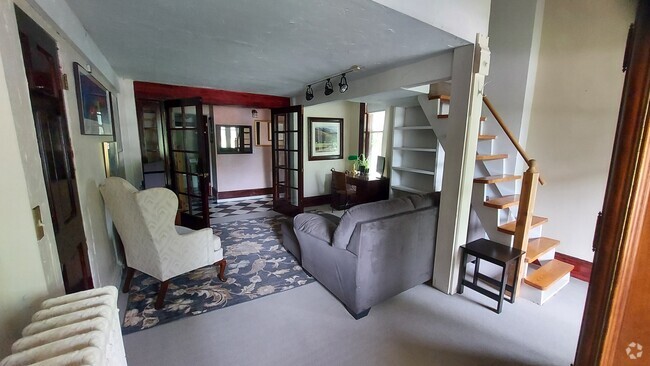 Building Photo - 334 E Mulberry St Unit 1 Rental