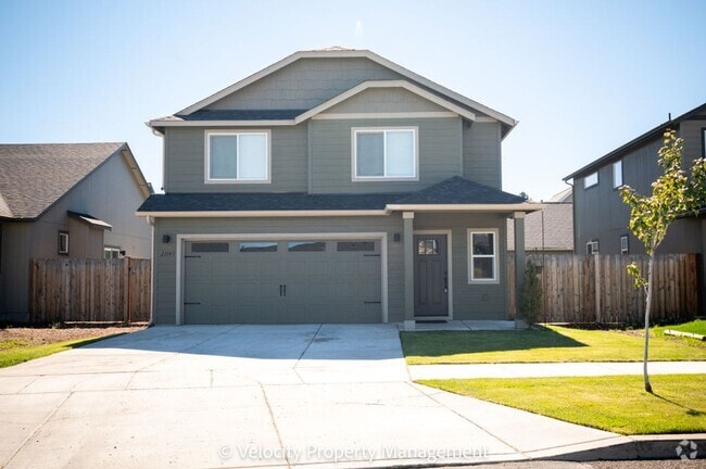 Building Photo - Great Home with Fully Fenced Back Yard.