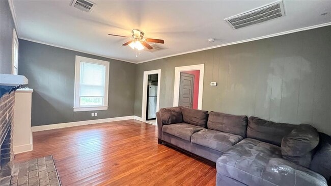 Photo - 707 Upson St