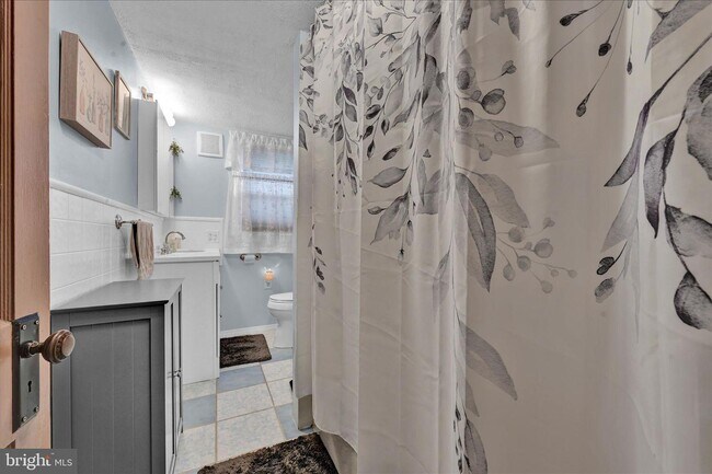 Photo - 320 E Bacon St