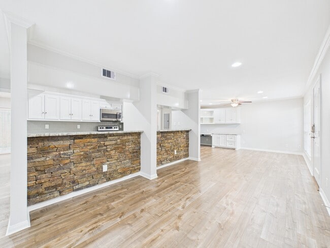 Photo - 5333 Richmond Ave. Unit 11