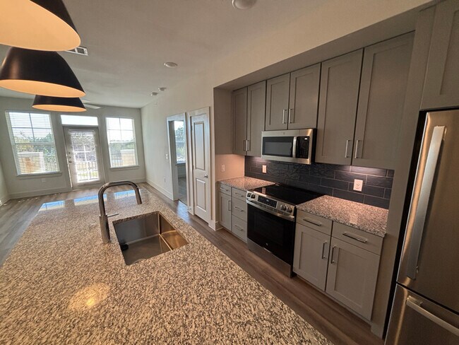 Photo - 216 Flint Rdg Rd Unidad b2