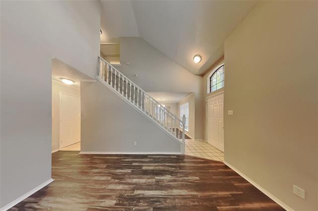 Photo - 212 Leisure Ln
