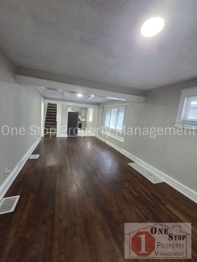 Photo - Beautiful 5 Bedroom 2 Bathroom in Kansas City!