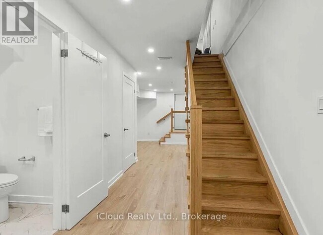 Photo - 386 Coxwell Ave