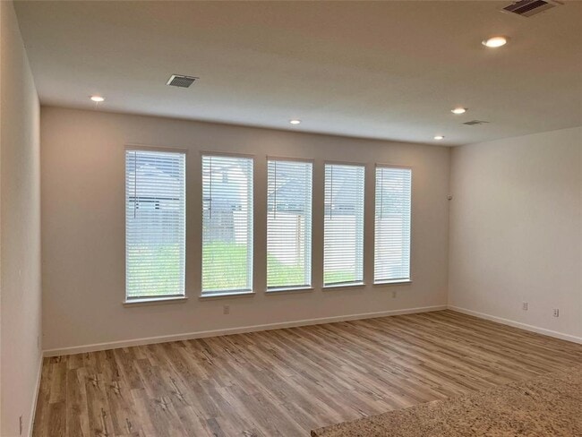 Building Photo - 4211 Champlain Wy Rental