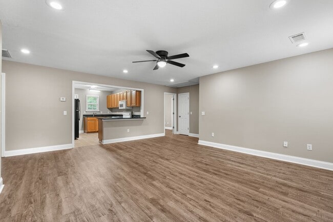 Building Photo - 223B Vista Cir Rental