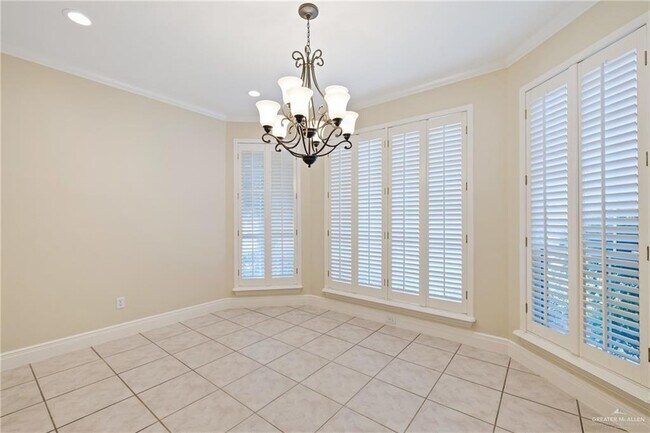 42 N 1st Ln