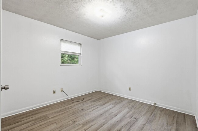 Photo - 2724 Lake Henrietta St