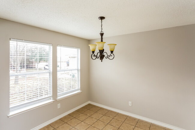 Photo - 1009 Chelsea Ln