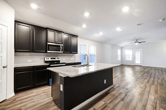 Photo - 3168 Junction Bay