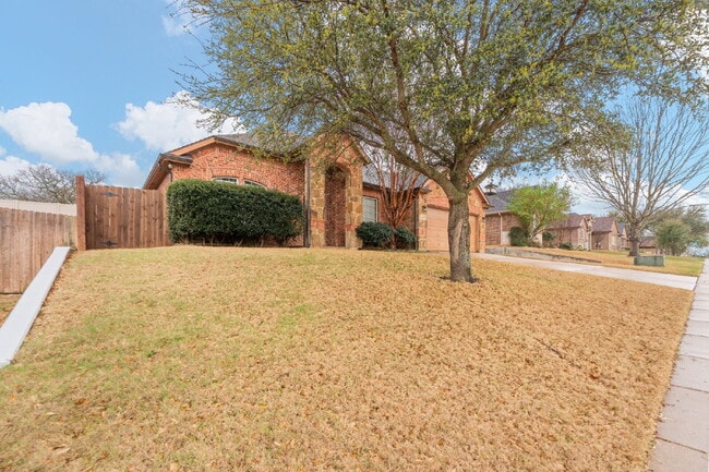 Photo - Spacious 5-Bedroom Retreat on Hidden Lake Court with Pool