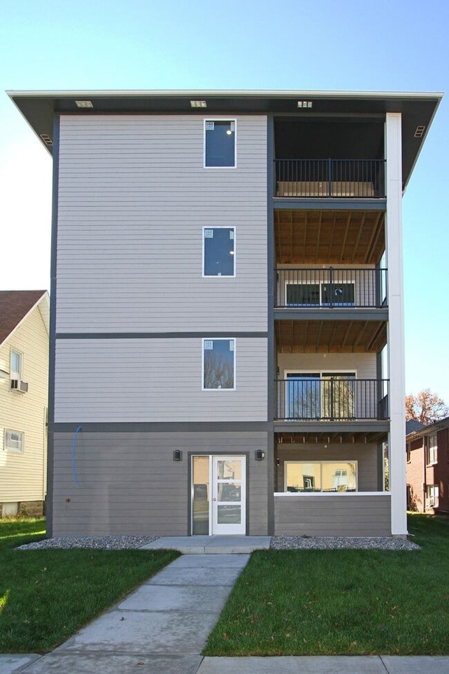 Photo - 1515 F St Unit 2