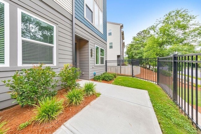 Photo - 1521 Layton Ln NW