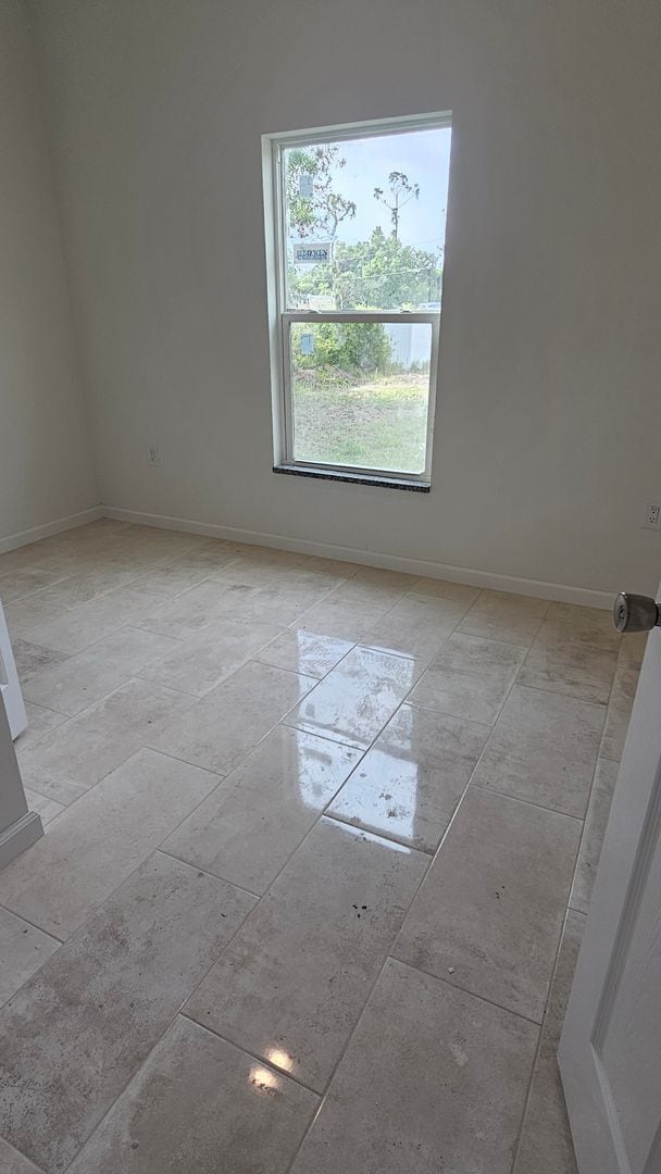 Photo - MOVE IN READY 3 BEDROOM 2 BATH LIKE NEW