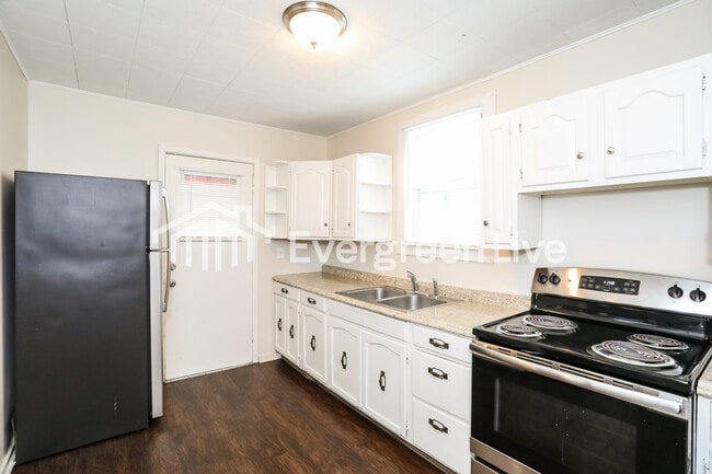 Photo - 2004 Dale Rd