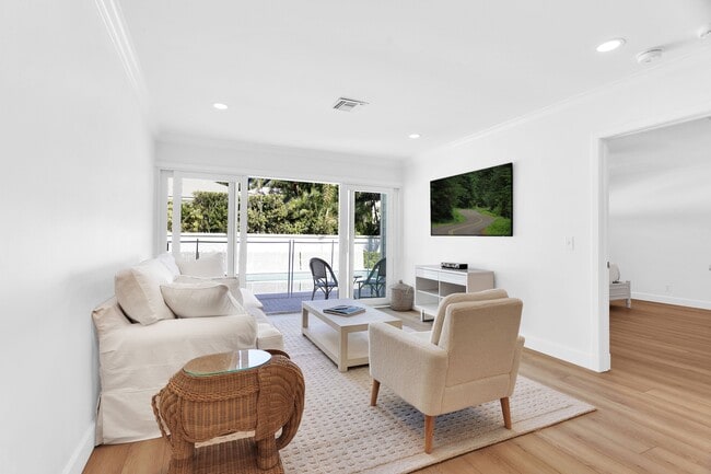 Photo - 211 Miraflores Dr