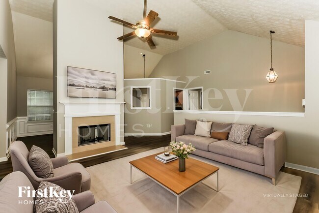 Photo - 708 Tullamore Way