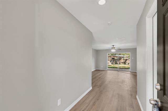 Photo - 439 Clover Ln