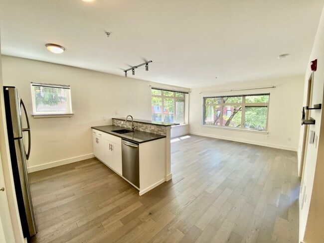 Photo - 1bd/1ba Seattle Condo Unit 221