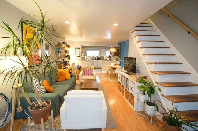 Building Photo - 928 Hoffman St