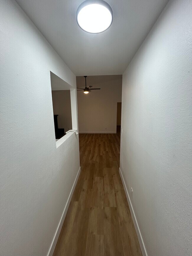 Photo - 3790 Shirebrook Dr Unidad Newly remodel 2 Bd 2 Bth