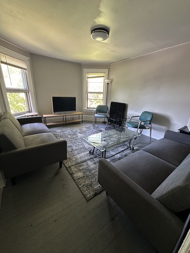 Building Photo - 302 Mitchell St Unit 302-upper 2nd3rd