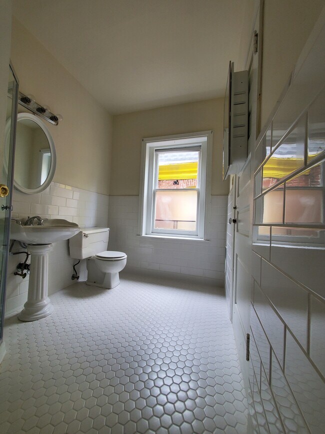 Photo - 4222 Spruce St Unit #3F