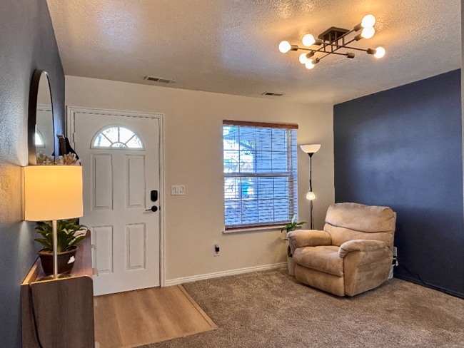 Photo - 408 Spring Ln