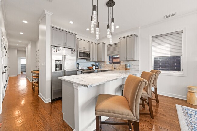 Photo - 840 W Erie St Unit 4