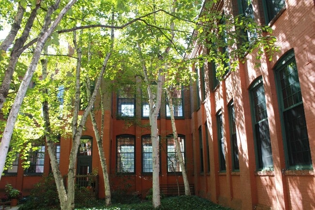 Building Photo - 25 Grand St Unit 135 Rental