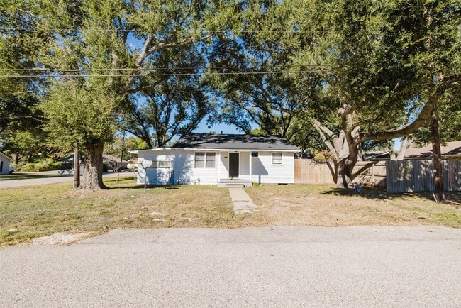 Building Photo - 2518 Daugherty St