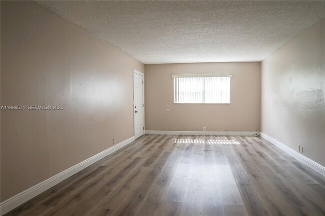 Photo - 4280 Woodside Dr Unit 12