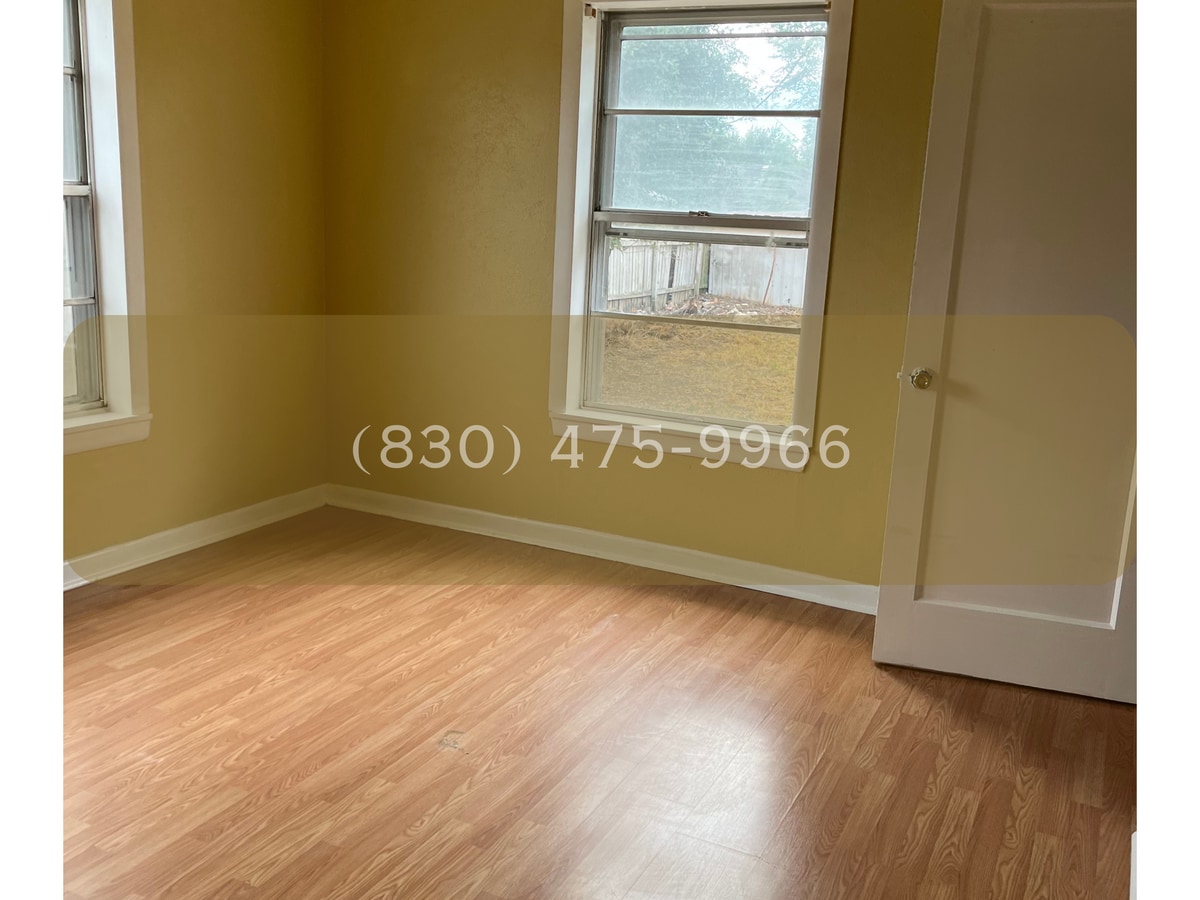 Photo - 703 E Caesar Ave