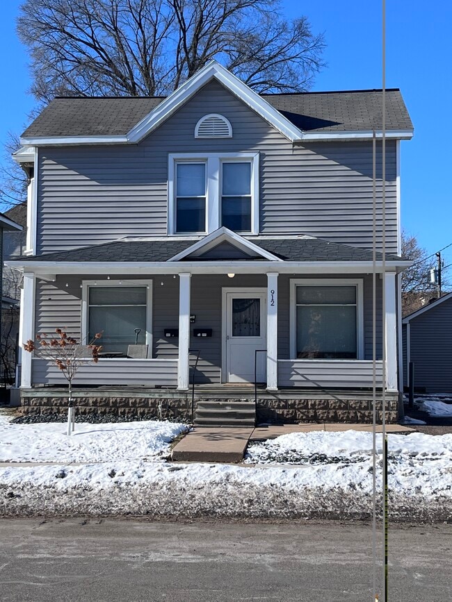 Building Photo - 912 S Barstow St Unit 1