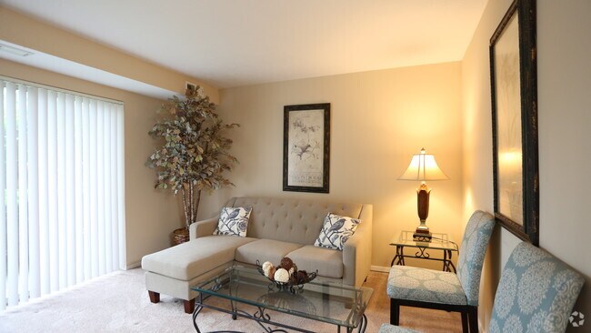 Living Room - 2BR, 1BA - 830 SF - Plan B - Rockside Park Towers