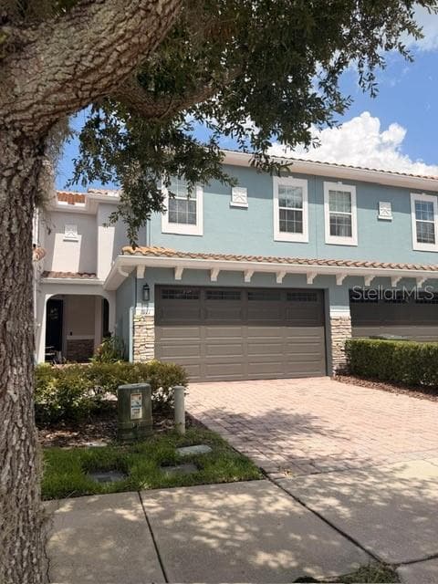 Photo - 1911 Silverweed Way