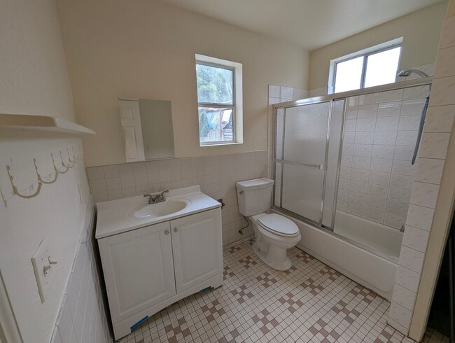 Photo - 322 Peralta St