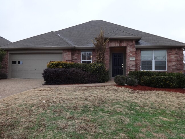 Building Photo - 313 Woodridge Dr