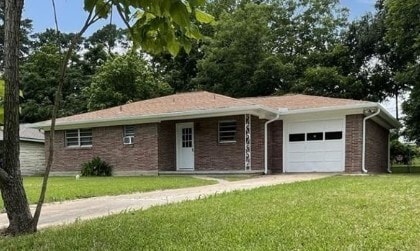 Building Photo - 1004 Oak Dr