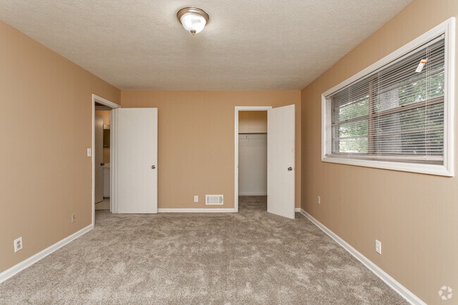 2BR, 1.5BA -1,100 SF