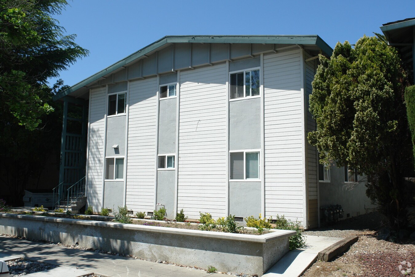 Photo - 543 Troy Drive