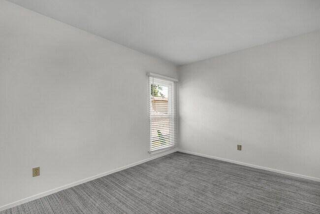 4076 Tropico Way