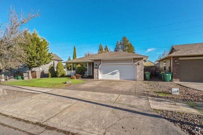 Building Photo - 2411 Gardenia St Rental