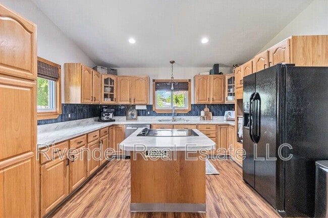 5766 W Elmhurst Dr
