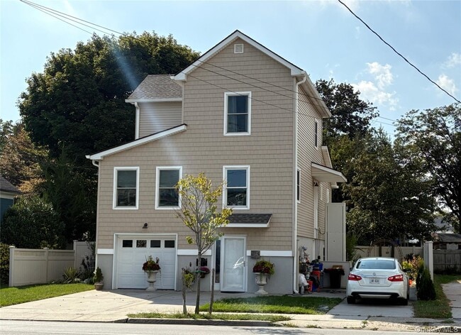 Photo - 346 S Main St
